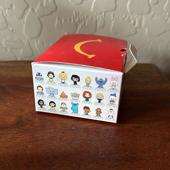 McDonald's x Disney 100th Anniversary Celebration Mini Character Figurines, 2023 - Picture 5 of 10